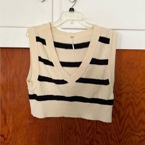 Free People Black and Cream cropped knit sweater